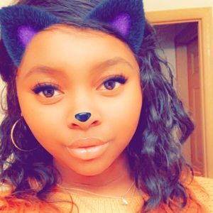 Meet your Posher, Sharvele